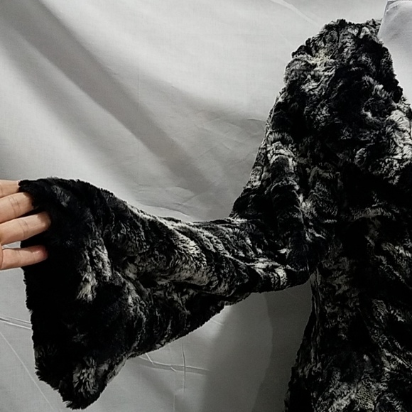 Faux Fur Jacket - Picture 5 of 7